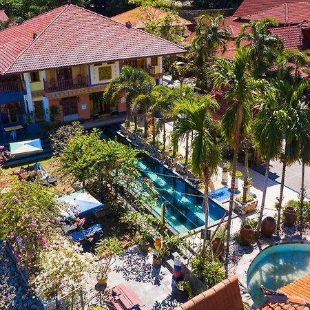 Lost Paradise Resort Batu Ferringhi Exterior foto