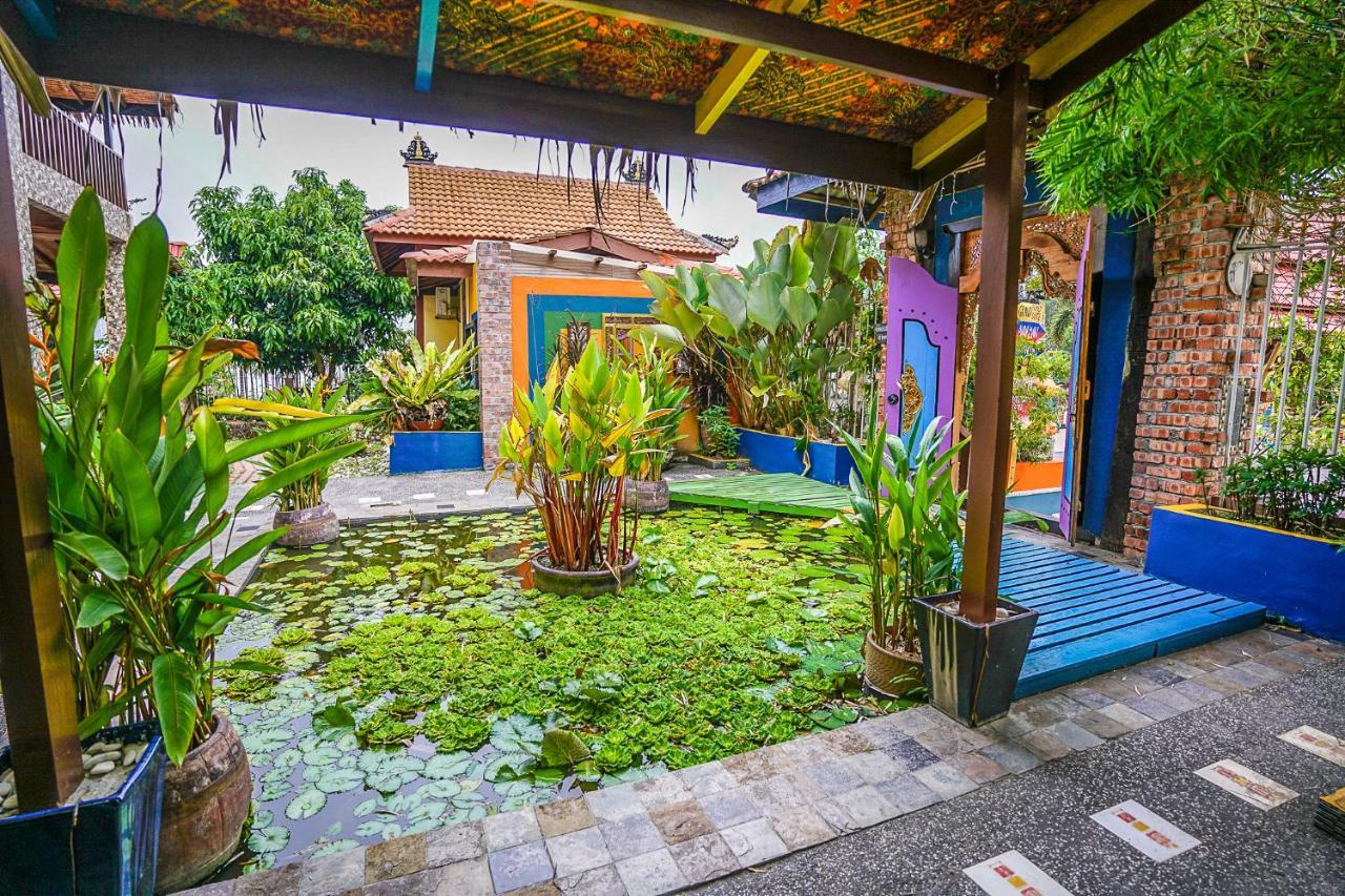Lost Paradise Resort Batu Ferringhi Exterior foto